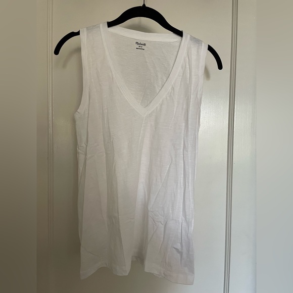 Madewell Whisper V Neck Cotton Tank Top in White Size Small - Picture 3 of 5